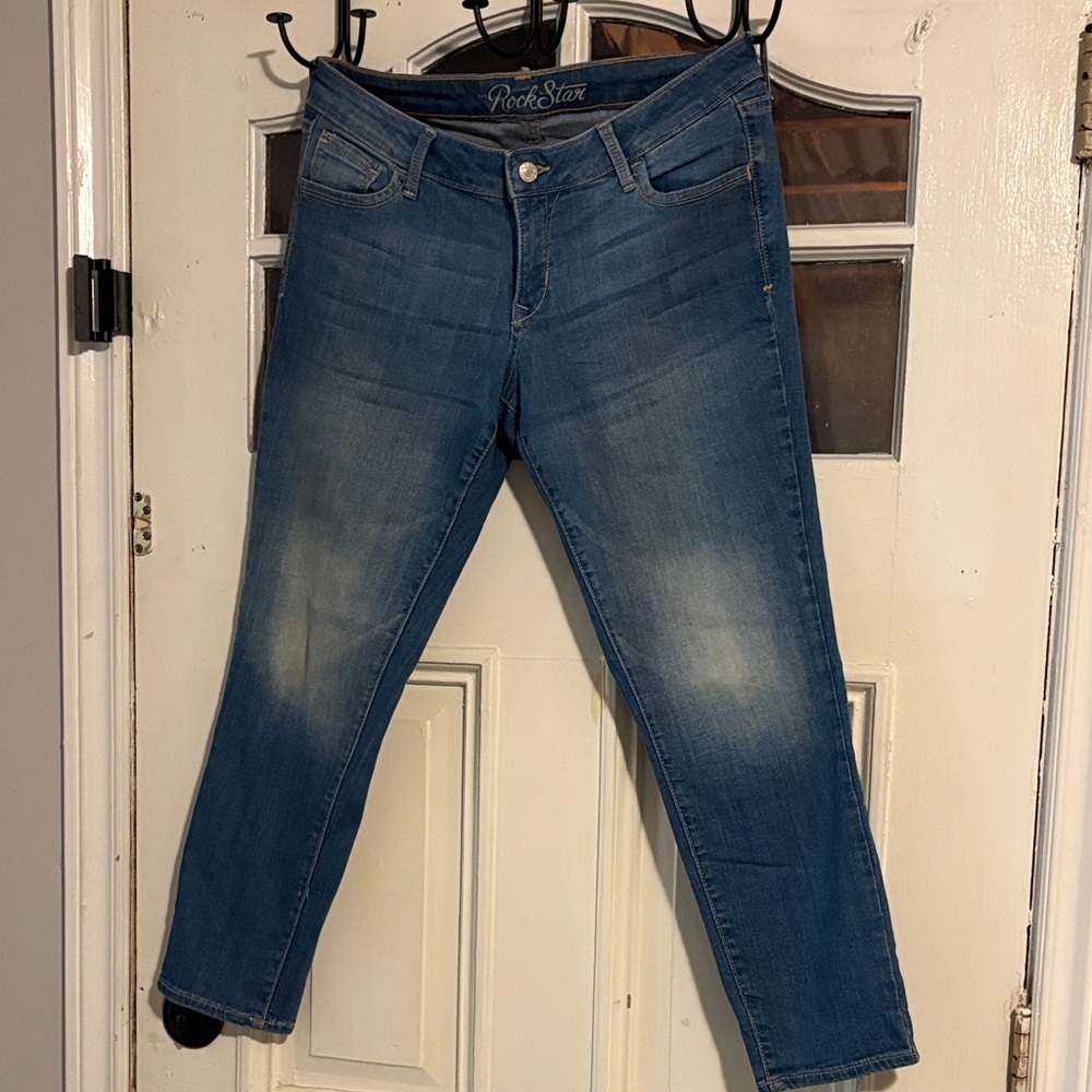 Old Navy Women's Faded Blue Cropped Jeans